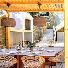 Spectacular 4 Bedroom Luxury Villa with Infinity Pool on Brac Island, sleeps 8